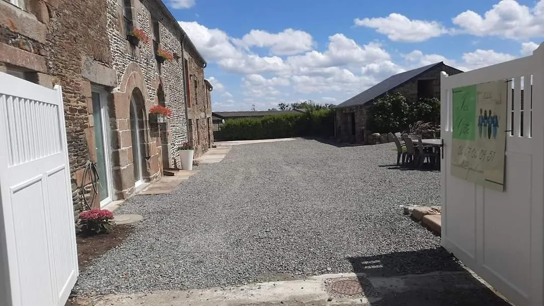 Holiday home Gites Des 4 Filles D'Eulalie Pleine-Fougeres France